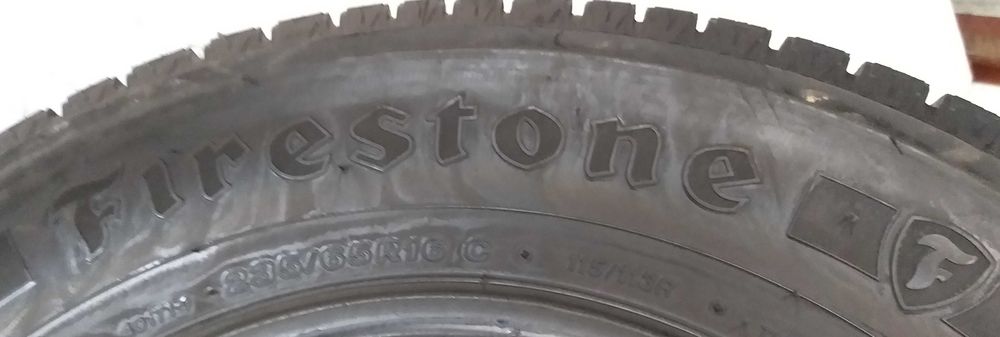 Szt4032F 235/65R16C Firestone VanHawk Winter dot.2323