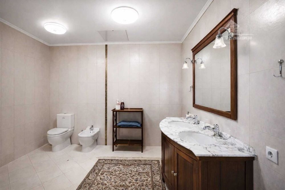 Дом 1200 кв.VIP уровня. 7 спален. Теплый бассейн, сауна, бильярд,