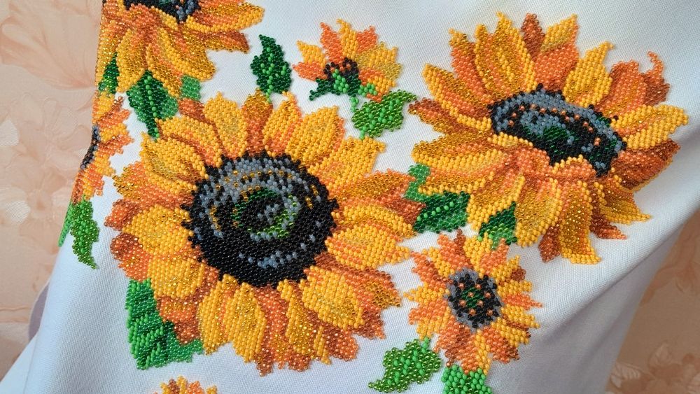 Вишиванка жіноча, сукня, домоткане полотно, вишита бісером