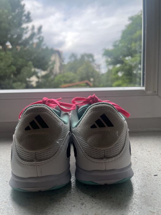 Halówki Adidas Sala 40 i 2/3