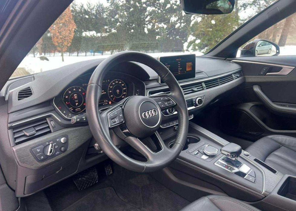 Audi A4B9 2018 2.0 I