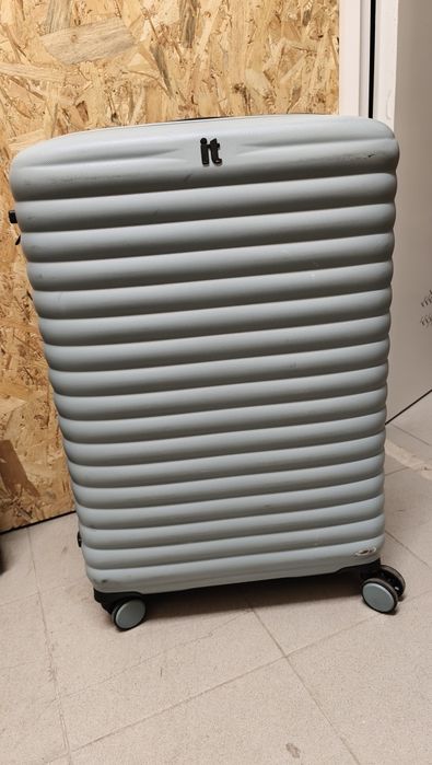 Mala de viagem de 23kg a 32kg semi novas.