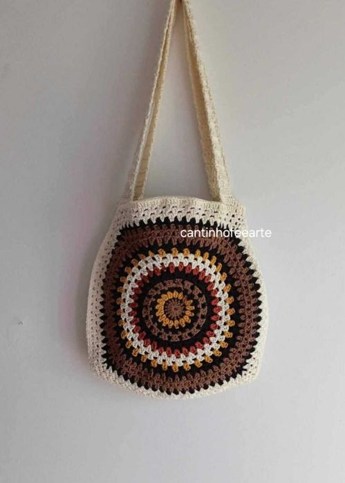 Mala/saco em crochet á mão