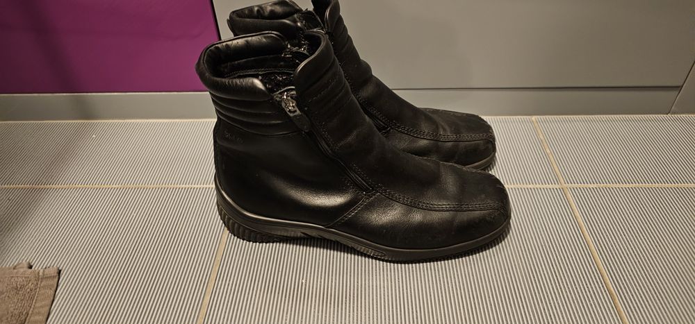 ECCO skórzane damskie buty rozmiar 39 wkładka 25cm stan bardzo dobry