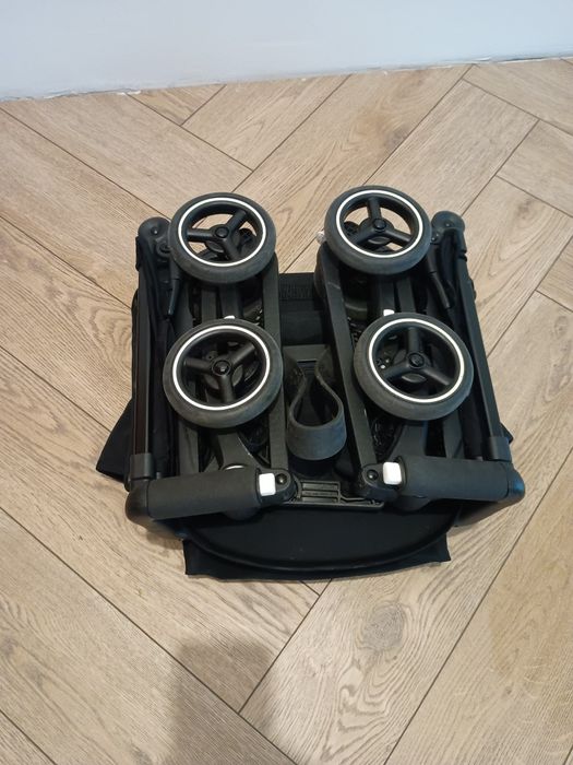 Wózek gb Cybex POCKIT+ future perfect