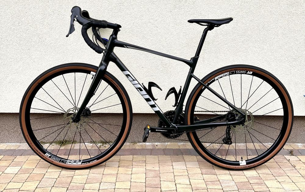Gravel GIANT REVOLT 0 Shimano GRX kolor czarny JAK NOWY !!!