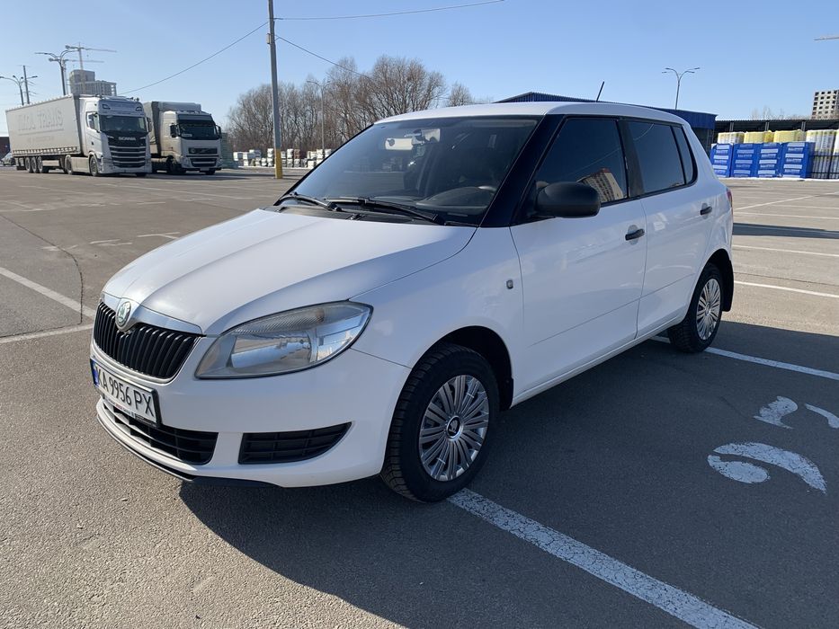 Skoda Fabia 2011 рестайлинг 1.4 газ/ бензин