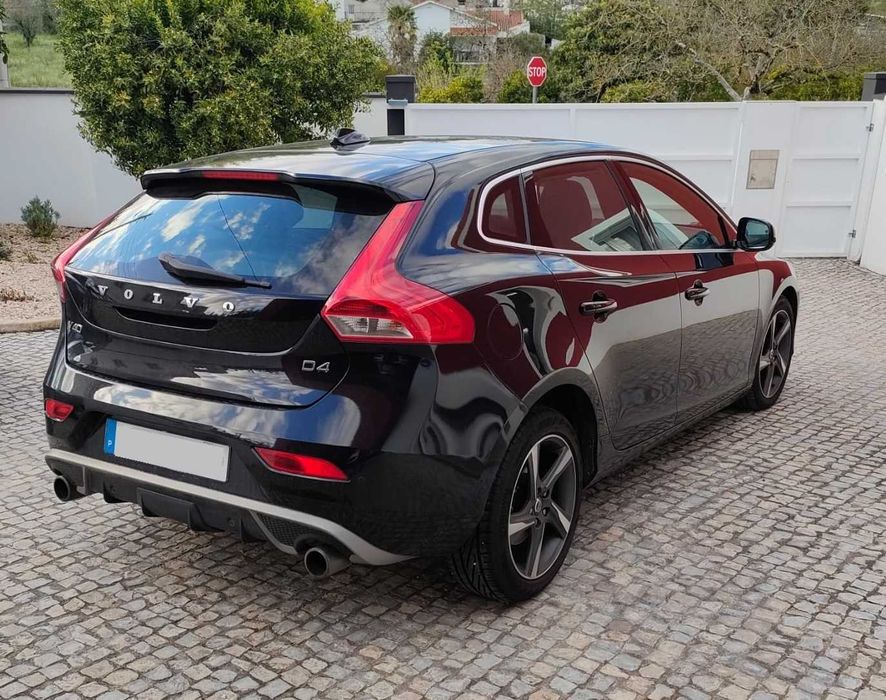 Volvo V40 2.0d 190hp D4 R-design — photo 2