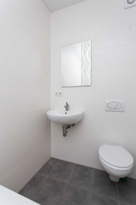 Центр. Хмельницького 6а. 2 кімнати. Власник. Квартира подобово