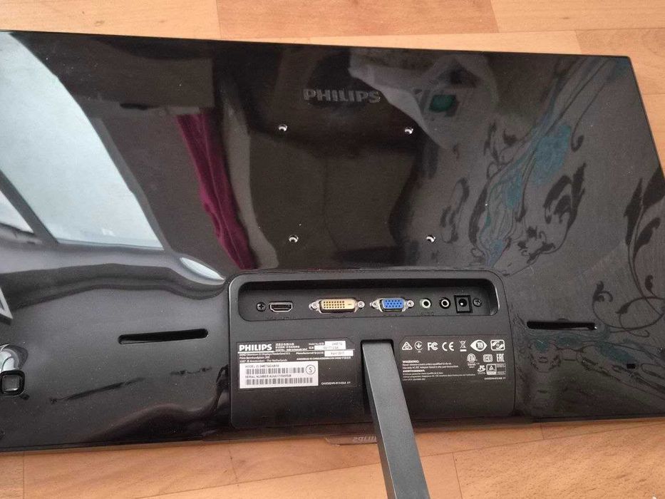 Монітор Philips 24" 1920×1080 (Full HD)