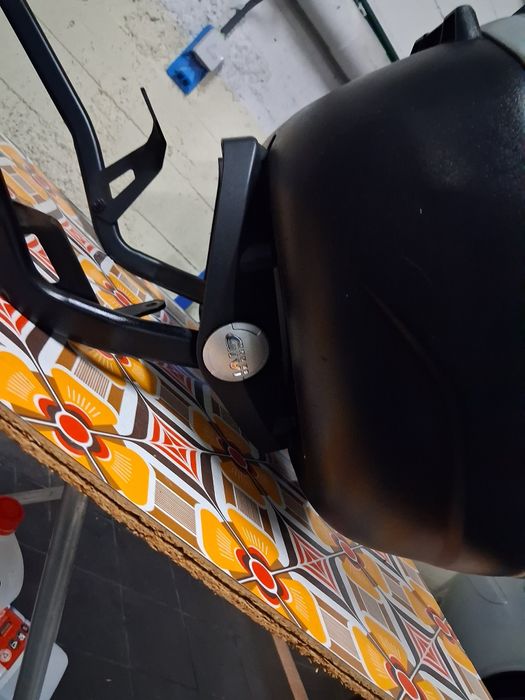 Top case givi v46 com base