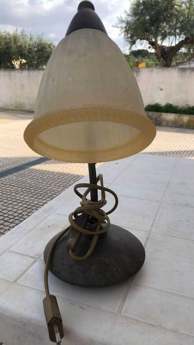 Dois Candeeiros pequenos happy light