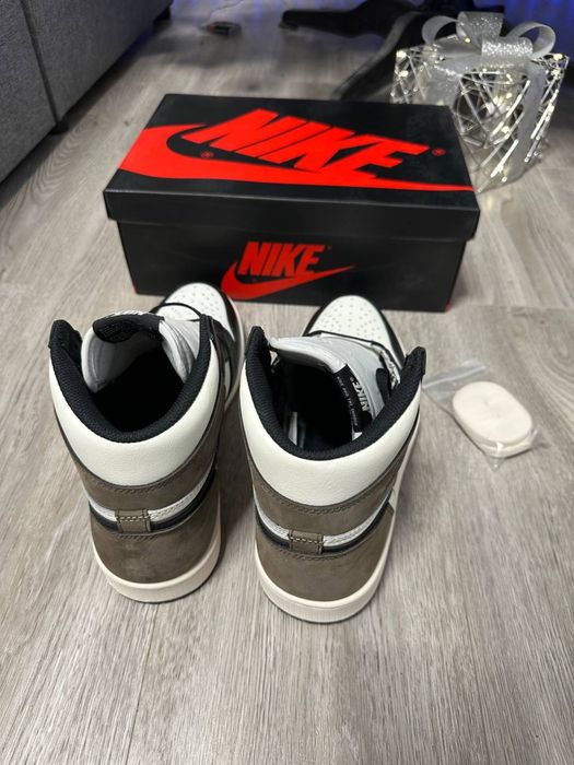 Air Jordan 1 High Dark Mocha