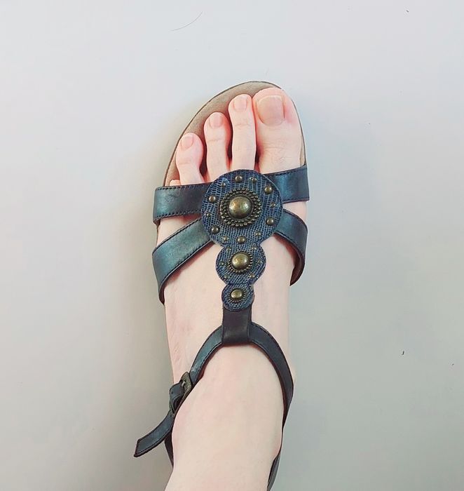 Босоніжки шкіряні Clarks