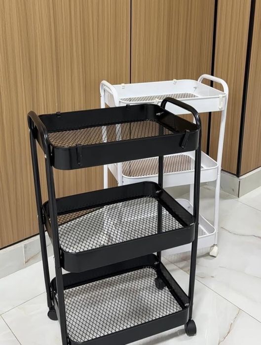 Тележка парикмахерская ,этажерка ,стелаж  для мастера парикмахера