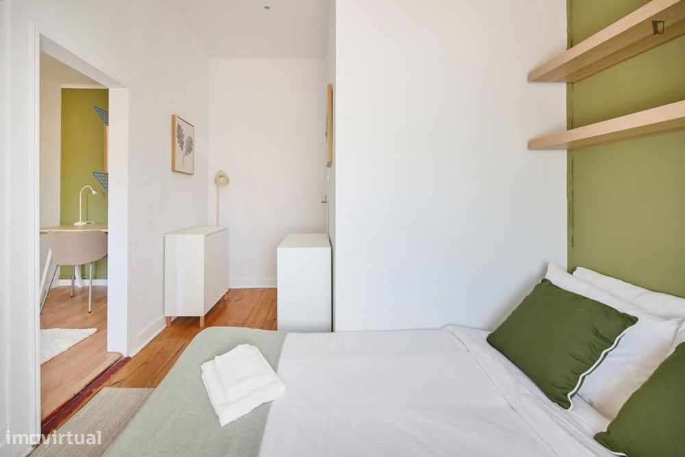 Quarto - localizado em São Bento Lisbon