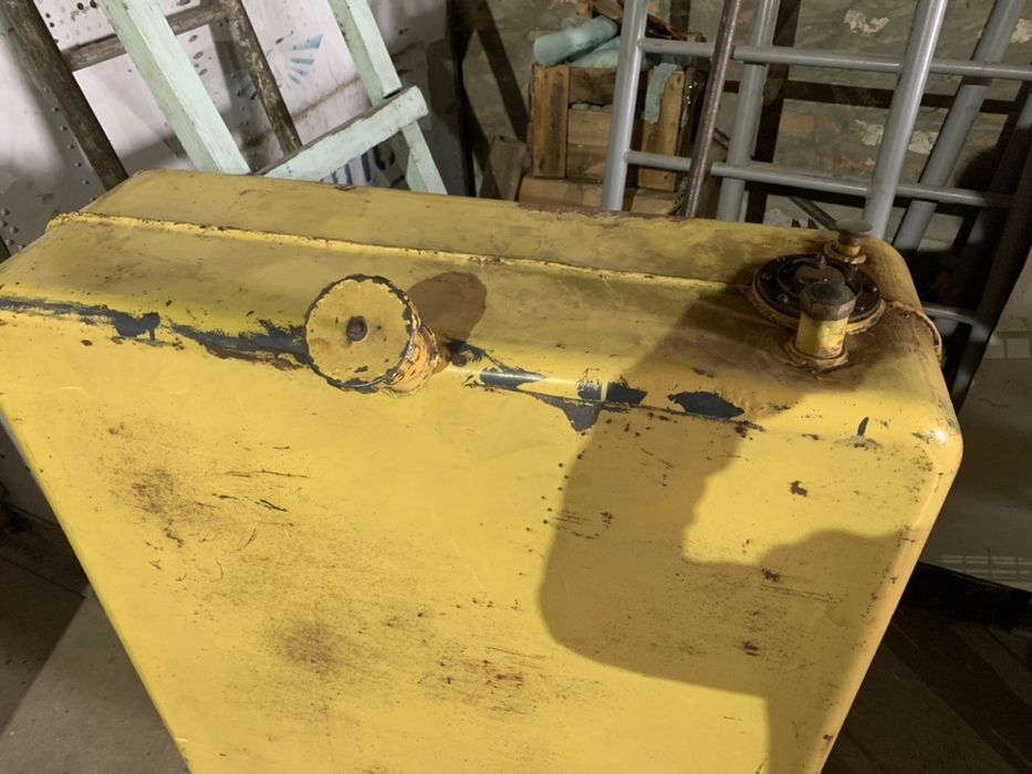 Продам авиационный бак для топлива 300 литров.