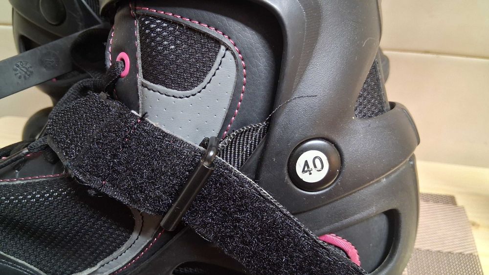 Patins em linha tamanho 40 + proteções e capacete