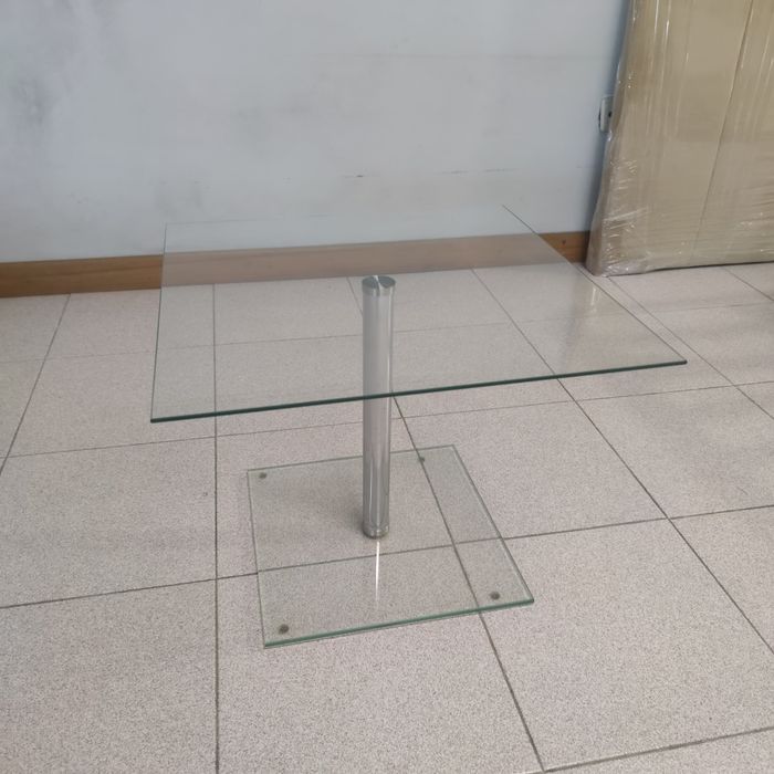 Mesas de apoia em vidro