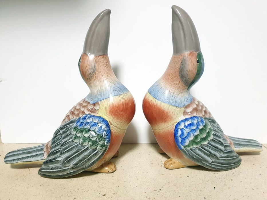 Conjunto de 2 aves Tucano vintage em cerâmica chinesa marcada