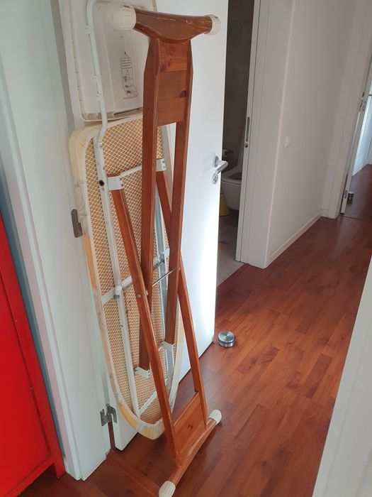 Tabua de engomar em madeira