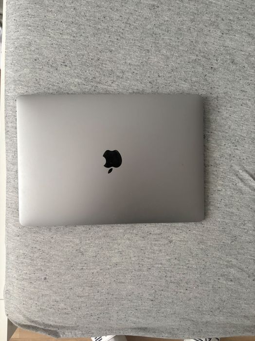 MacBook Air m1 uszkodzona matryca
