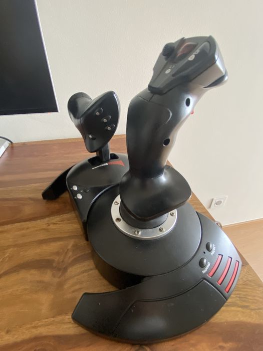 Joystick Thrustmaster Flight Hotas X