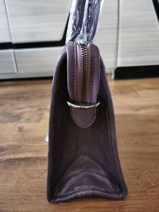 Nowa torebka kuferek