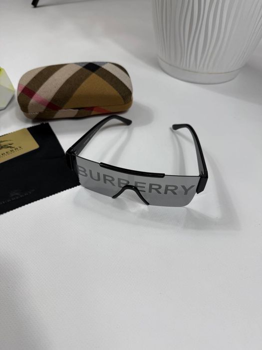 Окуляри Burberry сонцезахисні Чоловічі окуляри Барбері у пакуванні