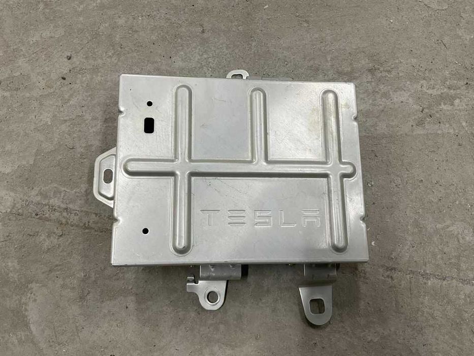 Підсилювач аудио звуку Tesla Model Y 20- Разборка Тесла 3.У