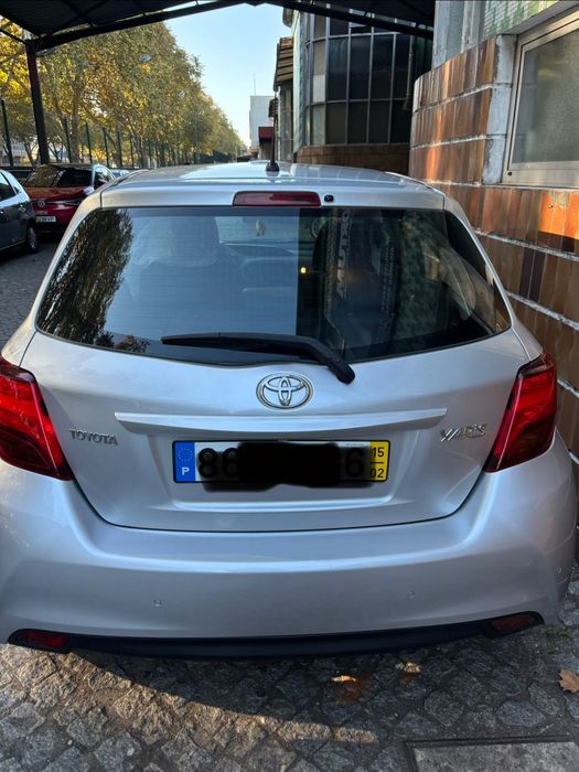 Vendo Toyota Yaris  1.0 VVT-i Active — photo 3