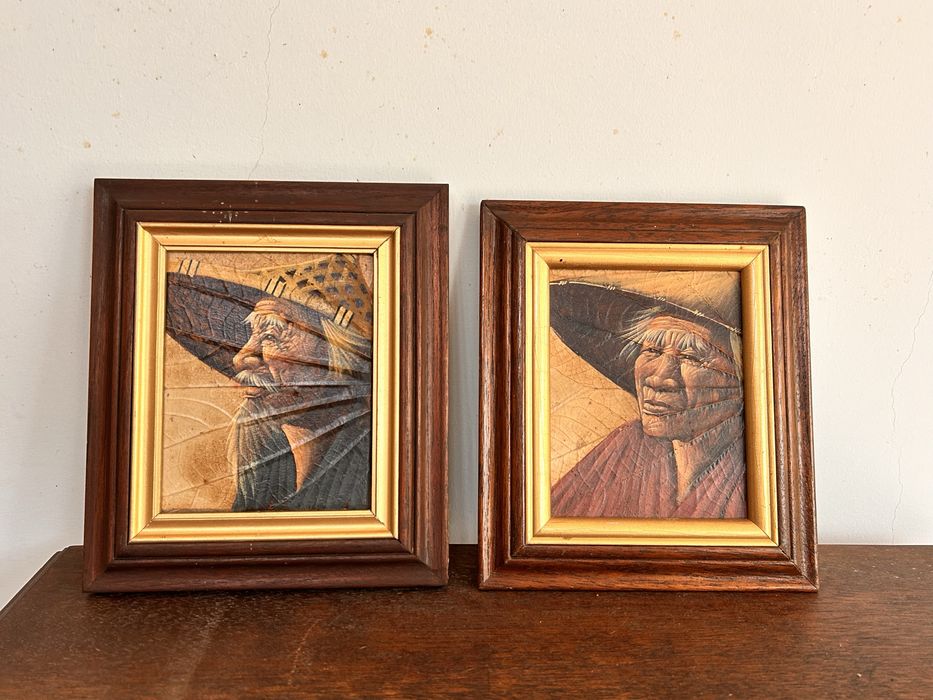 2 Quadros pintados sobre folhas