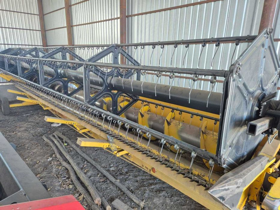 Комбайн New Holland CR9080