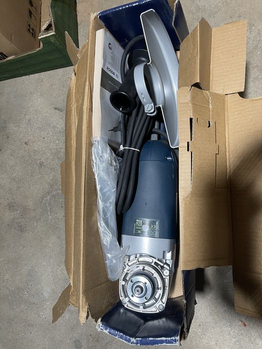 Rebarbadora grande bosch GWS 24/ 230H