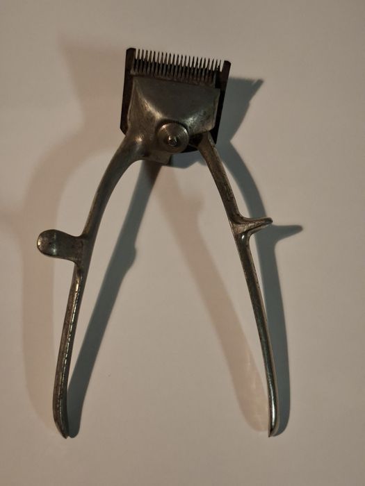 Zabytkowa ręczna maszynka do strzyżenia – Vintage / Antyk Fryzjerski