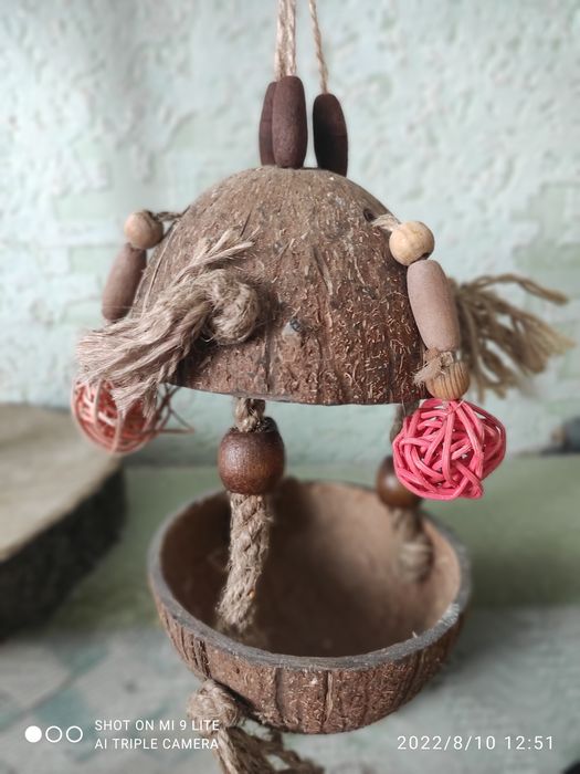 Присада для птиц,кормушка из кокоса