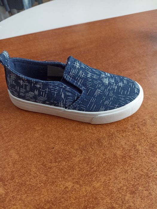Buty chłopięce 25 i 28