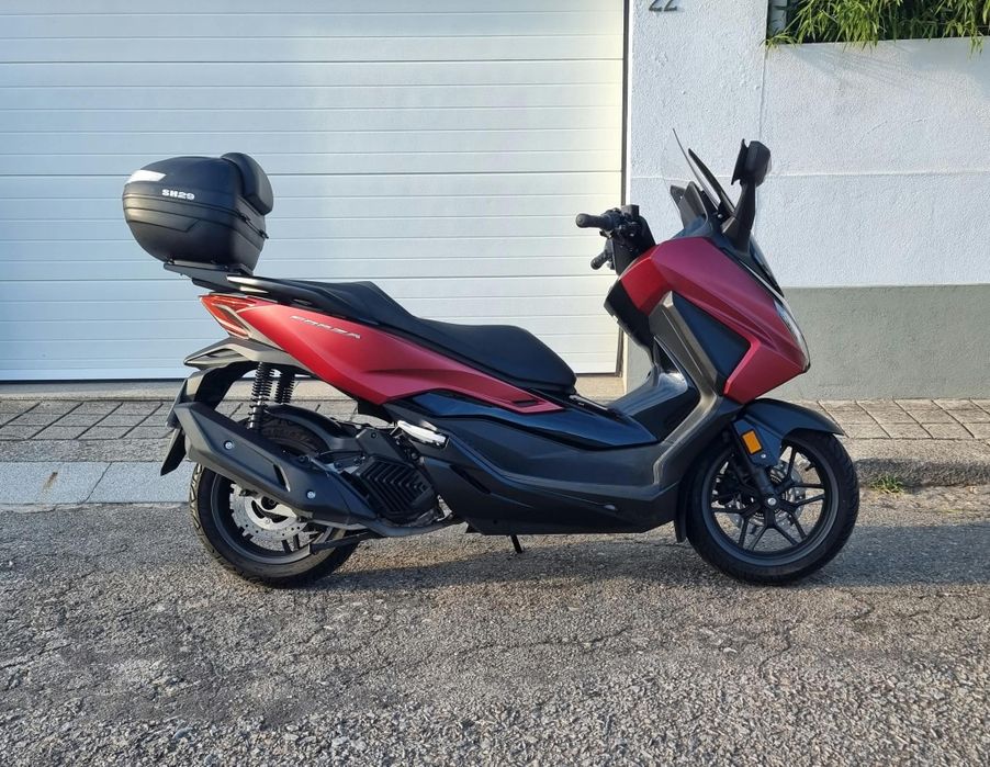 Honda Forza 125 – 2023 – Apenas 3.900 km – Vermelha