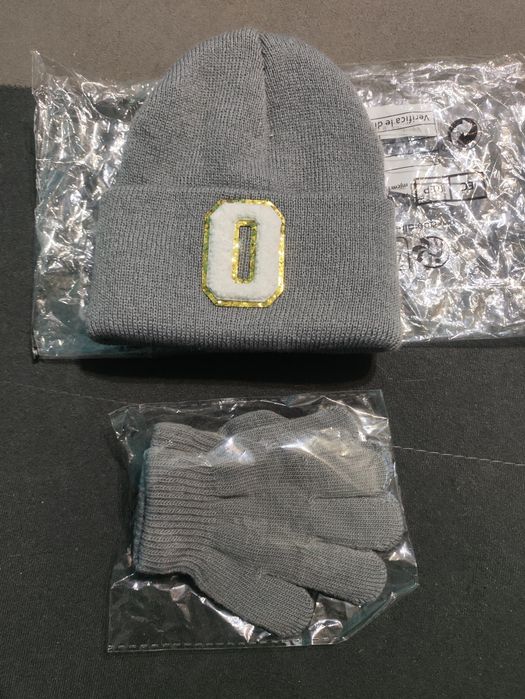 Czapka zimowa z rękawiczkami