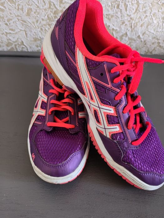Нові оригінальні кросівки asics gel.
