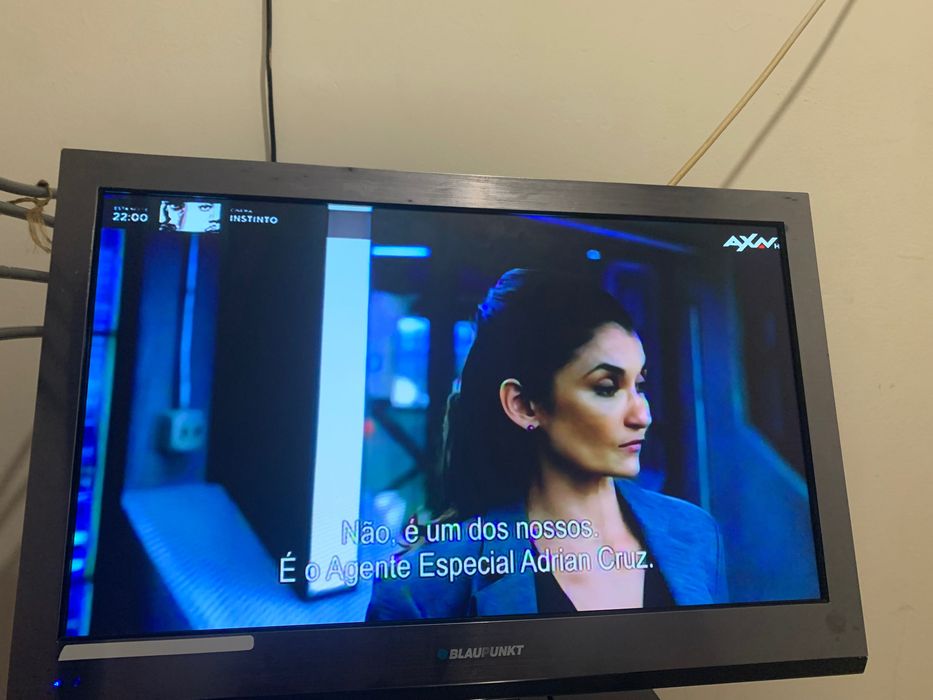 Vendo esta tv só não tem comando