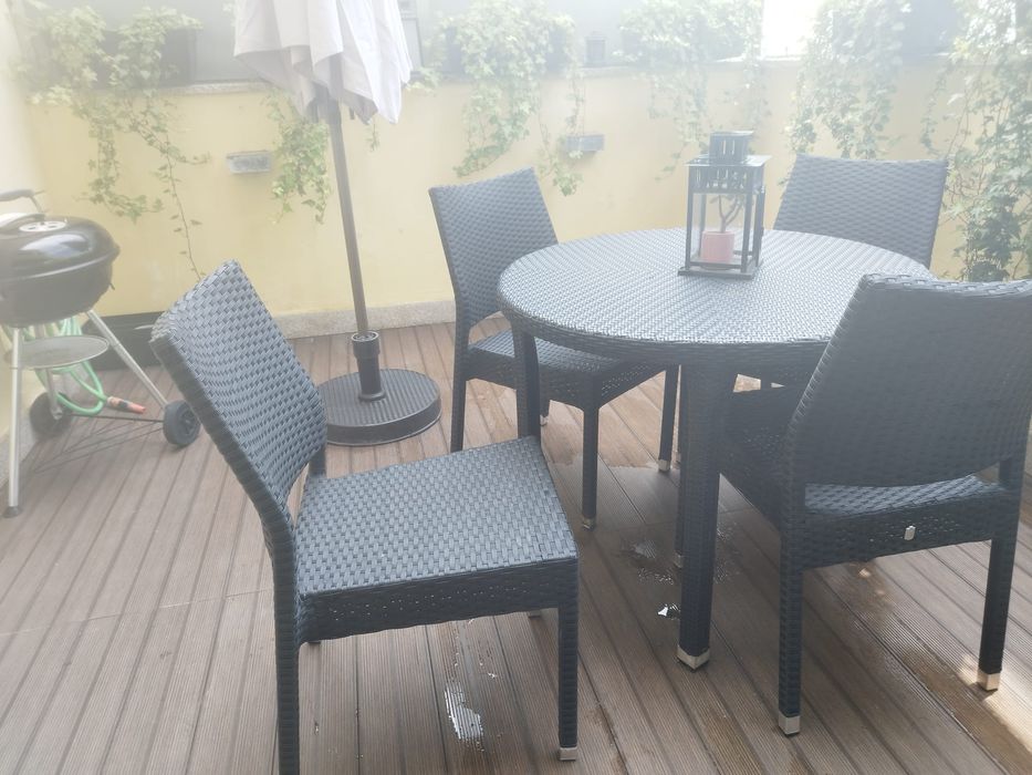 Mesa+cadeiras+vasos jardim