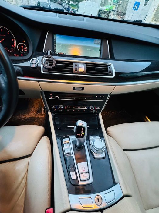 BMW 520d 5 GT versão Luxury