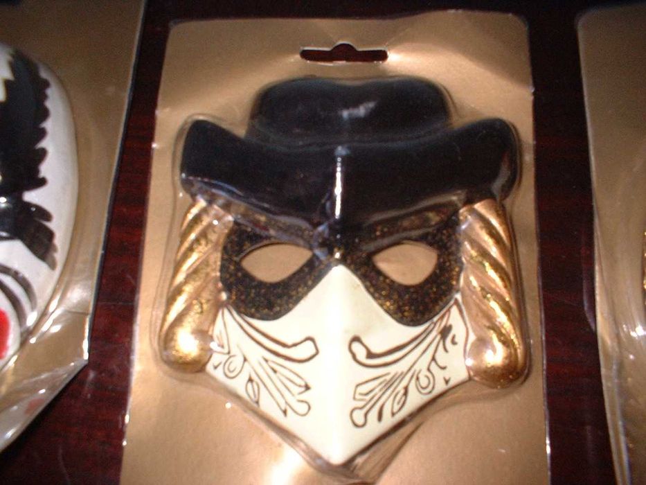 Máscaras venezianas de porcelana pintadas à mão 4