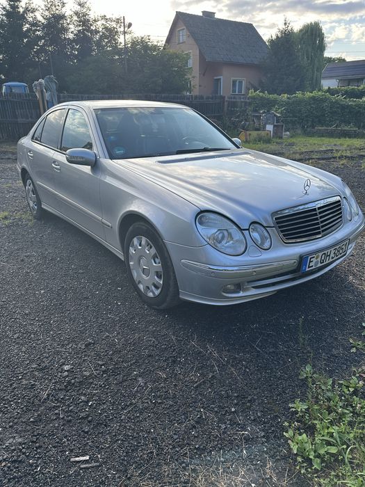 Mercedes E280 3.0 benzyna, 211