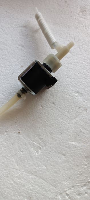 Pompa wody do stacji parowej Electrolux AEG Sankyo KIN39601