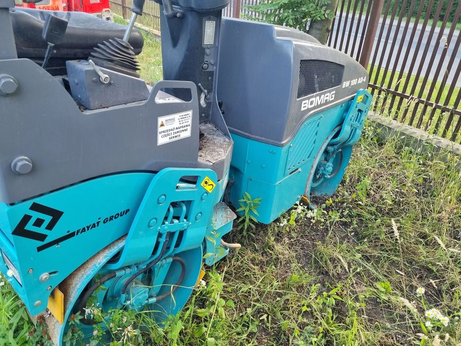 Bomag BW 100 D-4  Bomag BW 100 AD-4