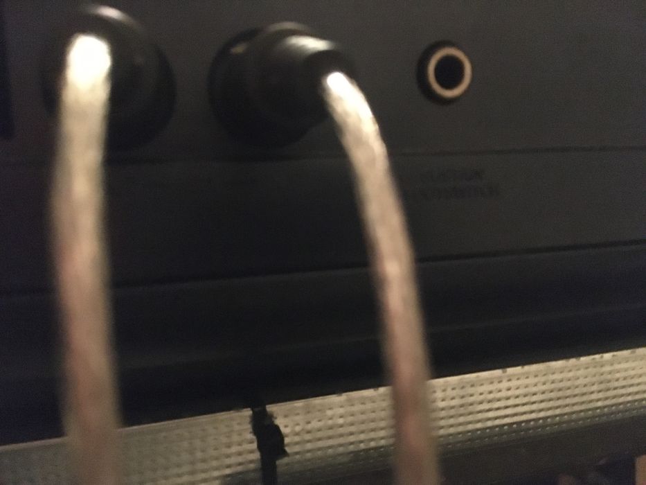 Troco teclado Roland EM 10