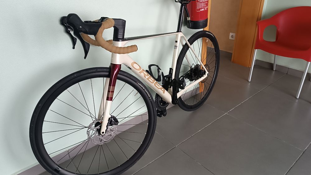 Orbea orca M30 em carbono