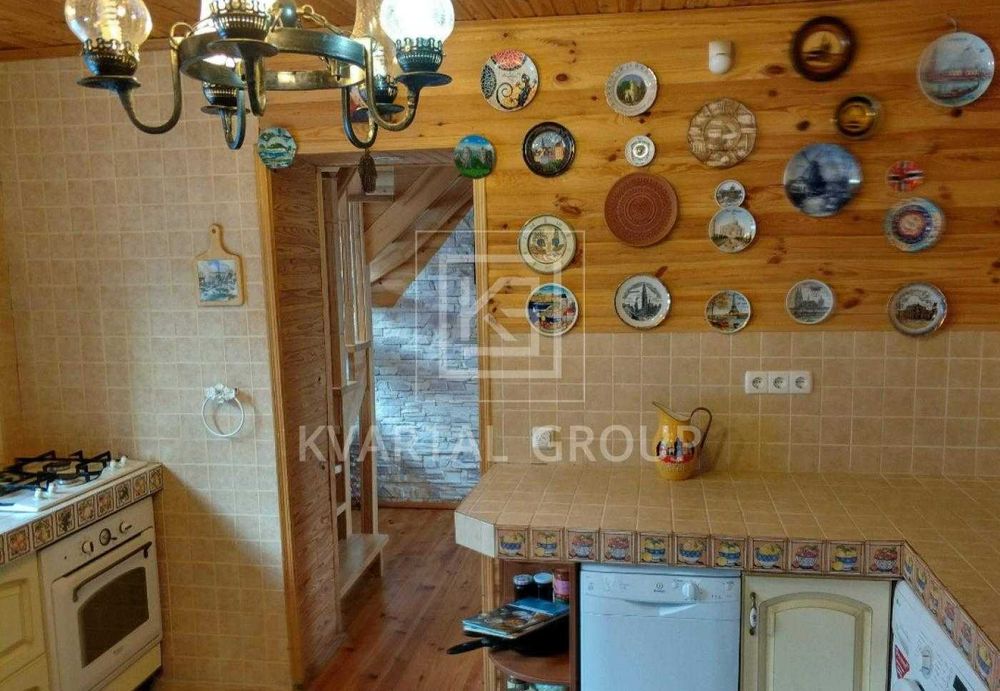 Затишний будинок із каміном, терасою та 12 сотками біля лісу